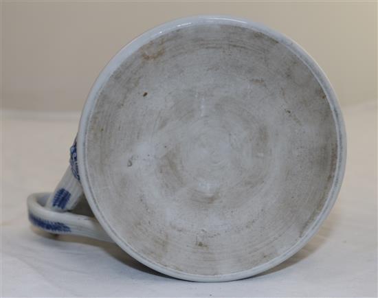 A large Chinese export blue and white mug, Qianlong period, 14.5cm